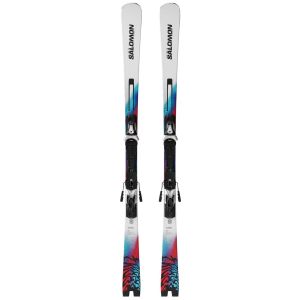 Salomon Addikt Pro 2025 skis displayed with bindings, side profile.